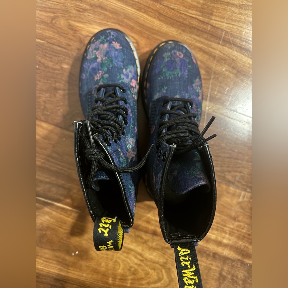 Dr. Martens 1460 Airwairs Castel Denim Vintage Bouquet Canvas Lace Up Boot SZ6 - Picture 5 of 6